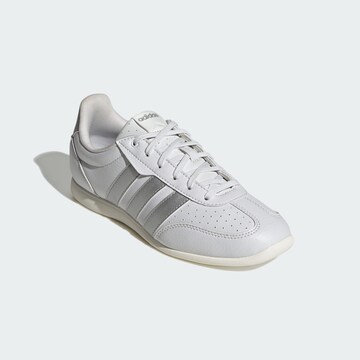 Baskets basses 'Barreda' ADIDAS SPORTSWEAR en blanc