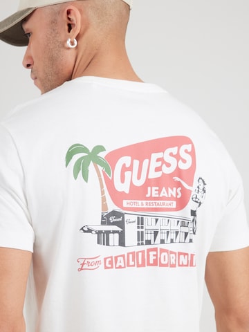 GUESS JEANS Футболка 'WEST COAST HOTEL' в Белый