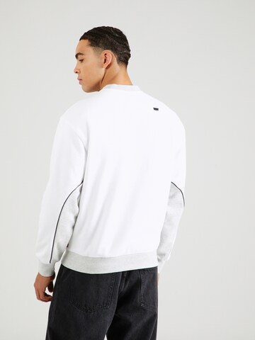LEVI'S ® Sweatshirt 'Colorblocked Arched Crew' i hvid