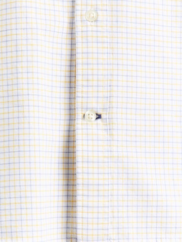 GAP Regular fit Button Up Shirt in White
