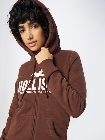 HOLLISTER Sweatjacke in Braun