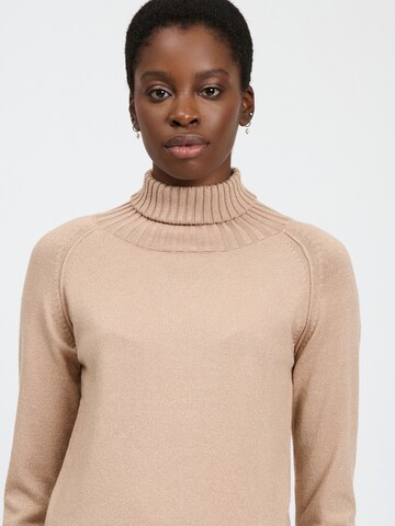 Influencer Sweater in Gold