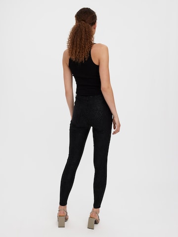 VERO MODA Skinny Housut 'SOPHIA' värissä musta