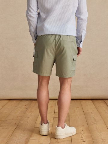DAN FOX APPAREL Szabványos Cargo nadrágok 'Marten' - zöld
