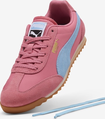 Baskets basses PUMA en rose : devant