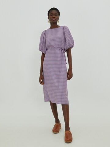 EDITED Sukienka 'Tessa' w kolorze fioletowy: przód