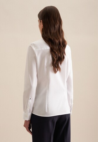 SEIDENSTICKER - Blusa 'Schwarze Rose' en blanco