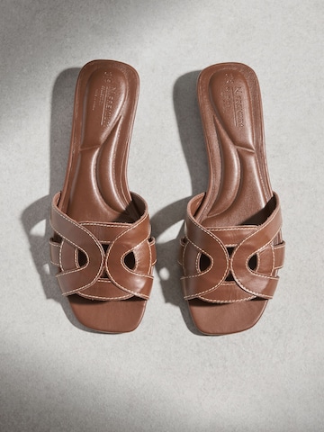 Next Μιούλ 'Forever Comfort' σε καφέ