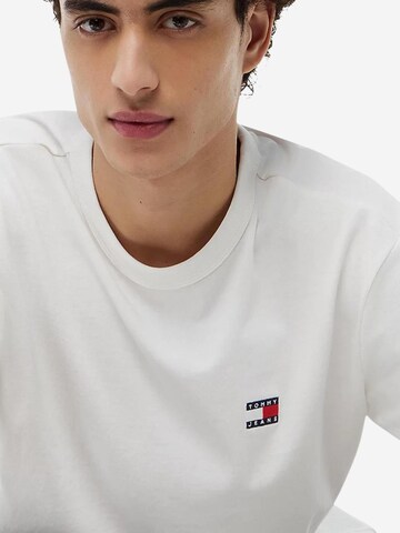 Maglietta 'DM0DM20322' di Tommy Jeans in bianco