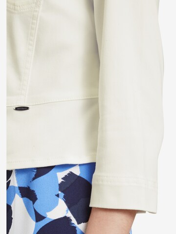 Betty & Co Between-Season Jacket in White