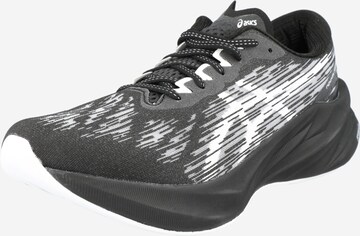 Chaussure de course 'Novablast 3' ASICS en noir : devant