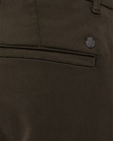 WE Fashion Слим фит Панталон Chino в зелено
