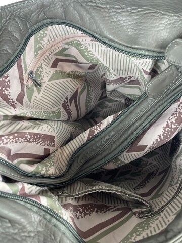 Kumixi Shoulder Bag in Grey