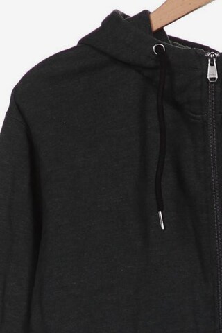 Russell Athletic Sweatshirt & Zip-Up Hoodie in L in Grey