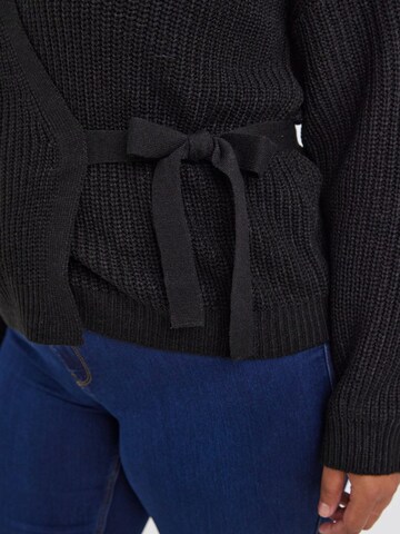 Geacă tricotată 'Lea' de la Vero Moda Curve pe negru