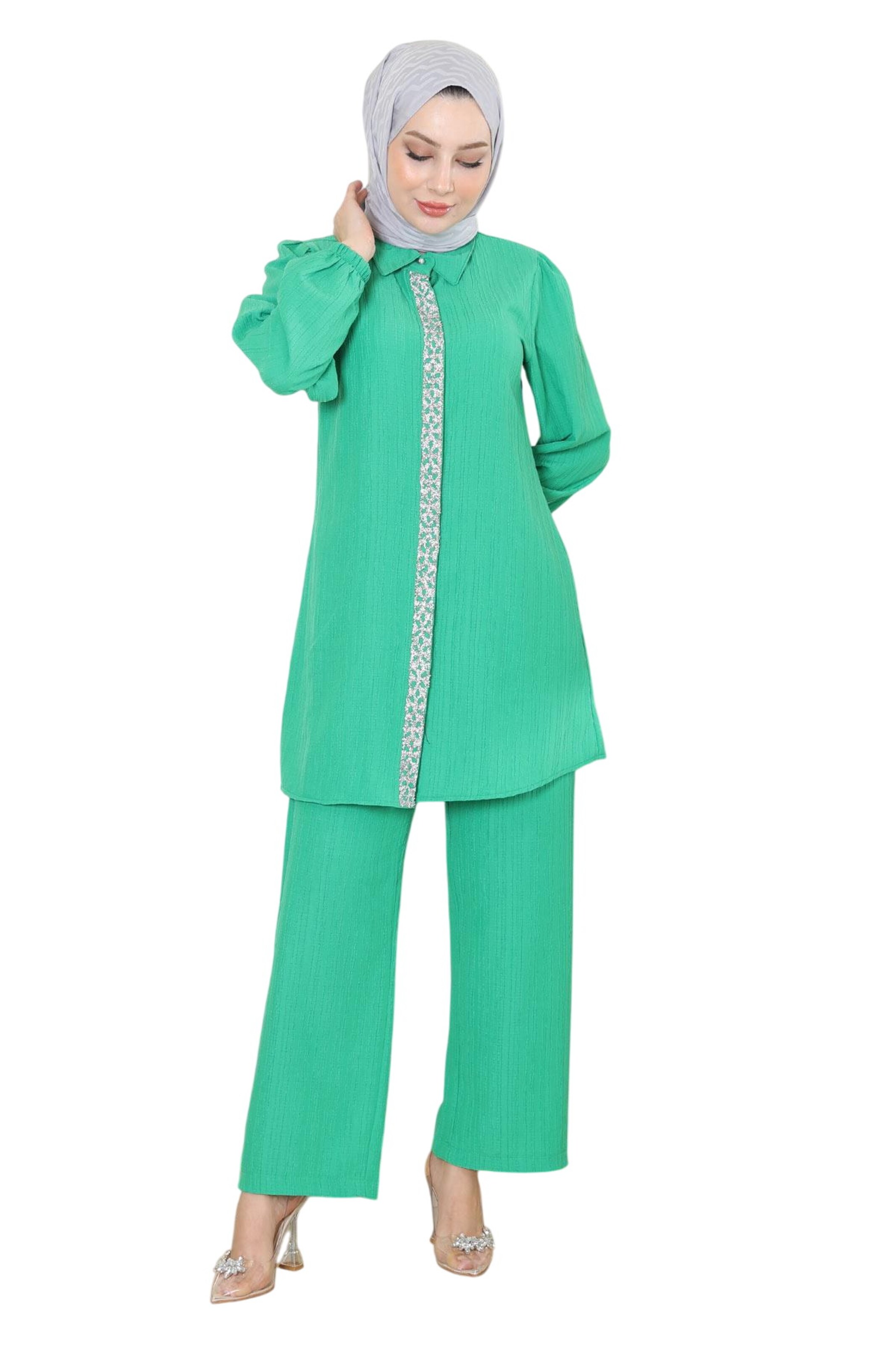 Pantalons de tailleur MODAMIHRAM en vert