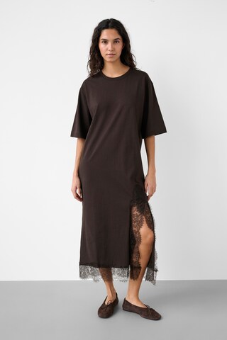 SOAKED IN LUXURY Šaty 'SLJina' – hnědá: přední strana