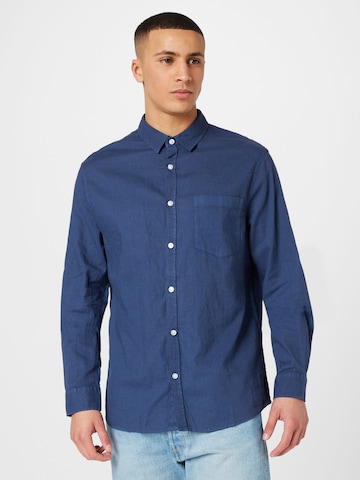 Cotton On جينز مضبوط قميص 'ASHBY' بلون أزرق: الأمام