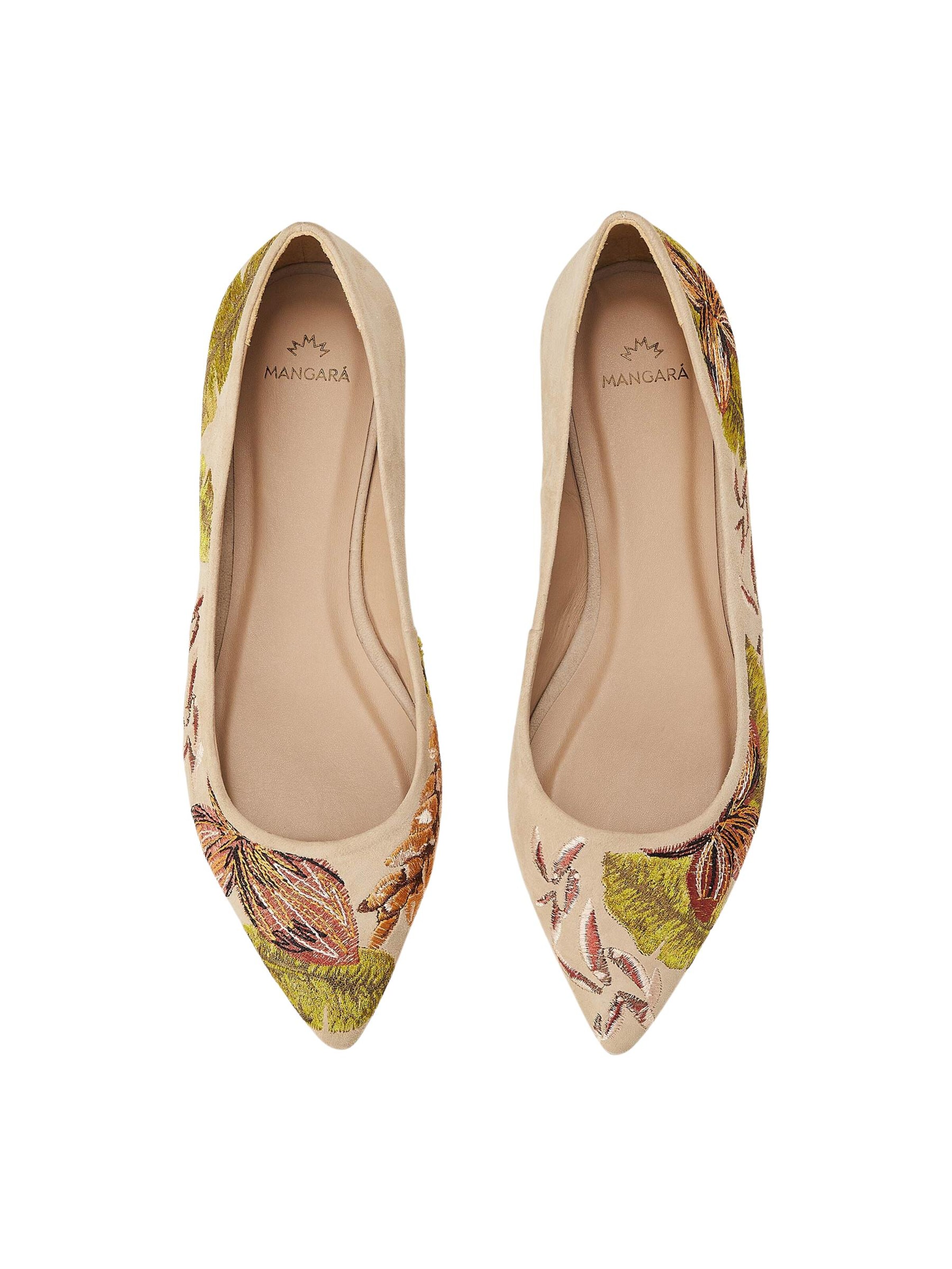 Ballerines 'Ballerines Mangara Pindaiva en cuir brodé' Mangara Atelier en beige