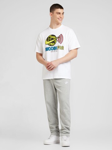 Nike Sportswear - regular Pantalón en gris