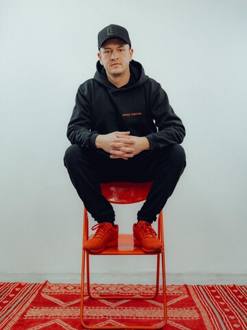 Empire-Thirteen Sweater in Black