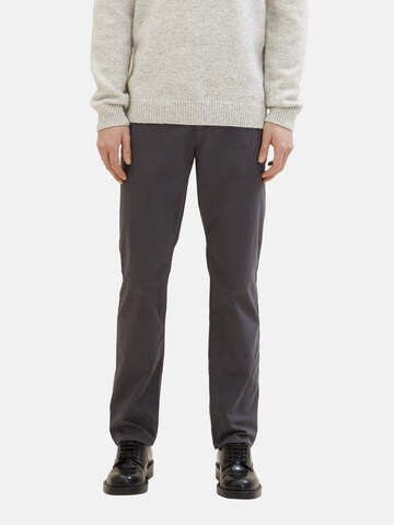 Regular Pantalon chino TOM TAILOR en gris : devant