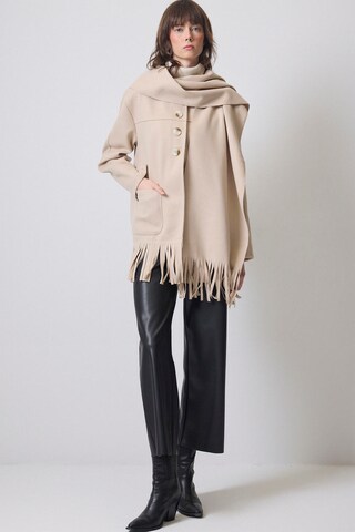 Touche Prive Mantel in Beige