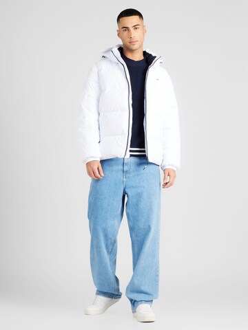 Pulover de la Tommy Jeans pe albastru