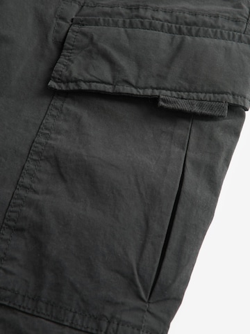 Next Tapered Cargobyxa i svart