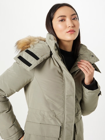 Parka de iarnă 'Everest' de la Superdry pe verde