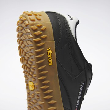 Baskets basses 'Club C Vibram' Reebok en noir