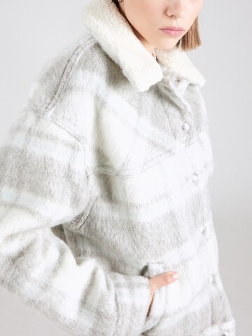 LEVI'S ® Átmeneti dzseki '90s Cozy Sherpa Trucker' - szürke