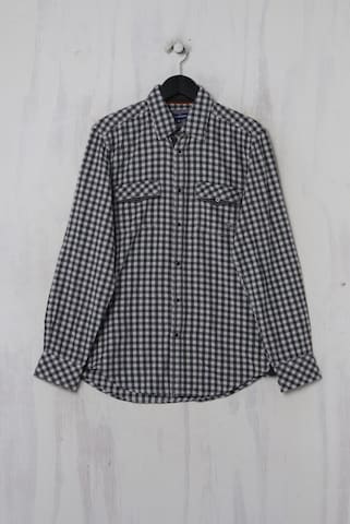 Charles Vögele Button Up Shirt in M in Grey: front