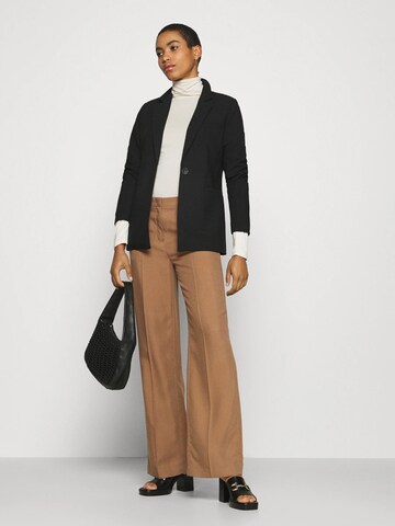 Top ' SC-MARICA 12 ' di Soyaconcept in bianco