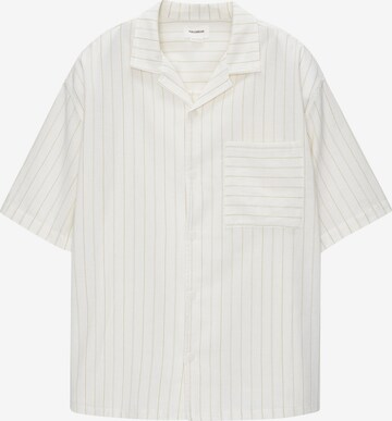 Pull&Bear Comfort fit Button Up Shirt in White: front