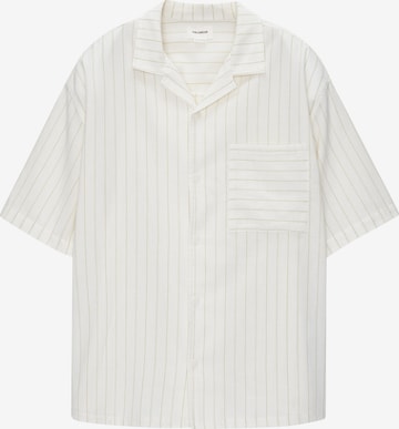 Pull&Bear Comfort fit Button Up Shirt in White: front