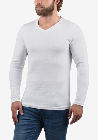 !Solid V-Shirt 'BASIL' in Grau