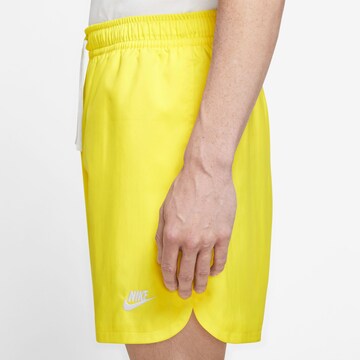 Nike Sportswear Regular Shorts 'Essentials' in Gelb