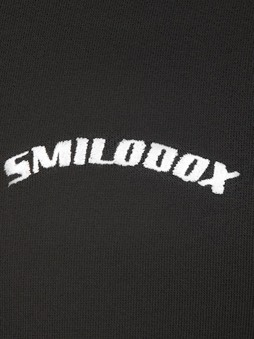 Smilodox Sweatshirt 'Rylee' in Schwarz