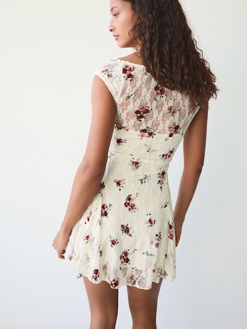 Abito da cocktail di Bershka in beige