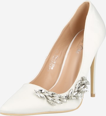 Chi Chi London Pumps in White: front
