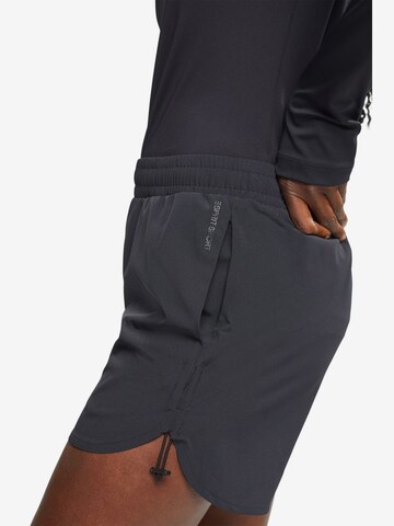 ESPRIT Regular Shorts in Schwarz