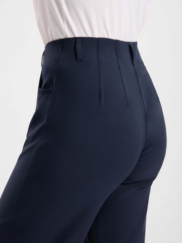 LAURIE Loosefit Hose 'Donna'‌‌‌‌‌‌‌‌‌‌ in Blau