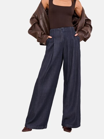 Lipsy Wide Leg Jeans med lægfolder i blå: forside