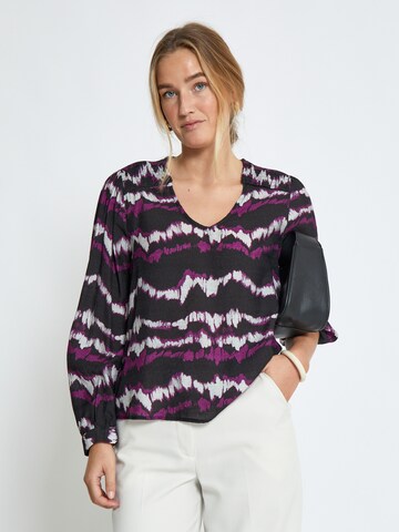 Peppercorn Blouse 'Parisa' in Zwart: voorkant