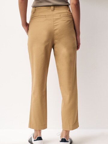 regular Pantaloni chino di Next in marrone