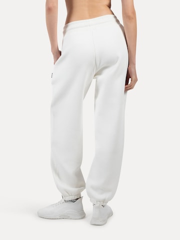Effilé Pantalon Smilodox en blanc