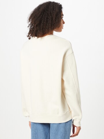 Sweat-shirt 'Arin' ARMEDANGELS en blanc