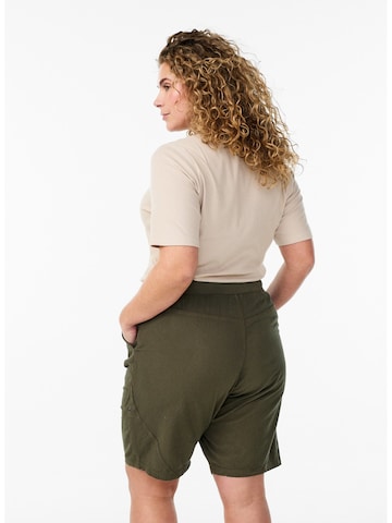 Zizzi Lużny krój Spodnie 'Jeasy' w kolorze zielony