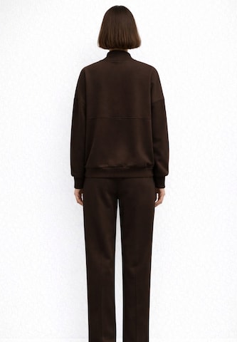 Elara Jogginganzug in Braun